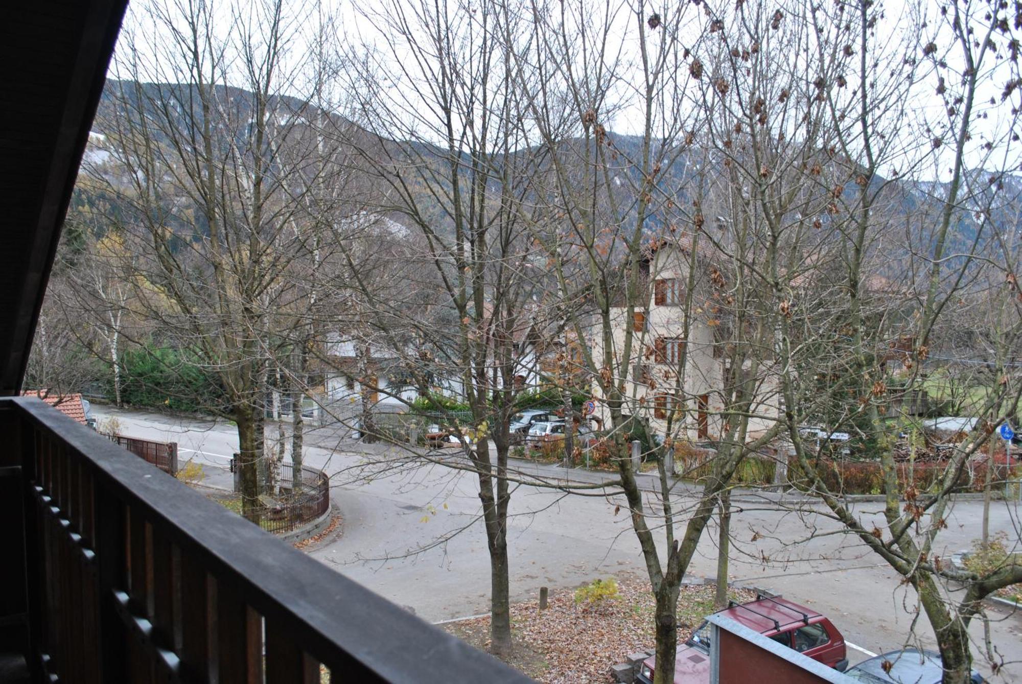La Pineta - Appartamenti In Villetta 平佐洛 外观 照片